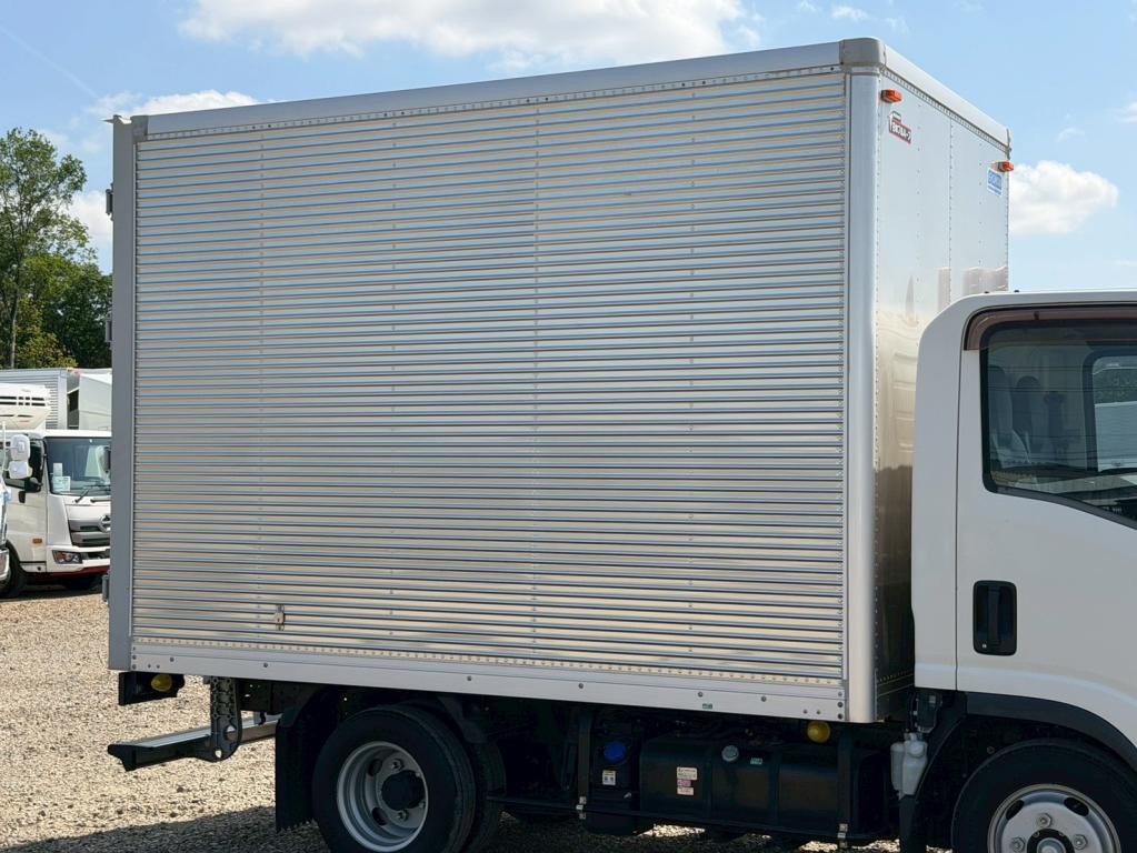 いすゞ エルフ 2RG-NLR88AN(2WD)の写真5