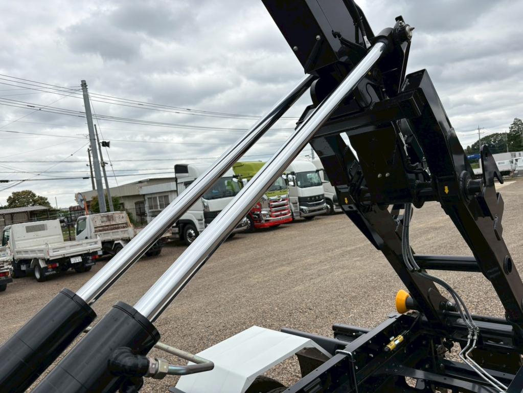 三菱 ファイター 2KG-FK72F(2WD)の写真9