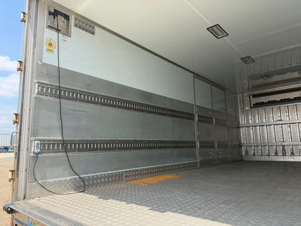 日野 レンジャー 2KG-FD2ABG(2WD)の写真9