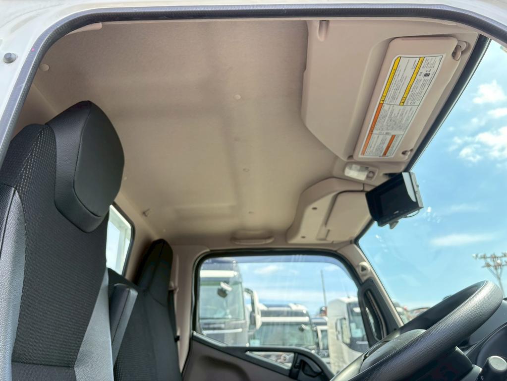 三菱 キャンター 2RG-FBA20(2WD)の写真24