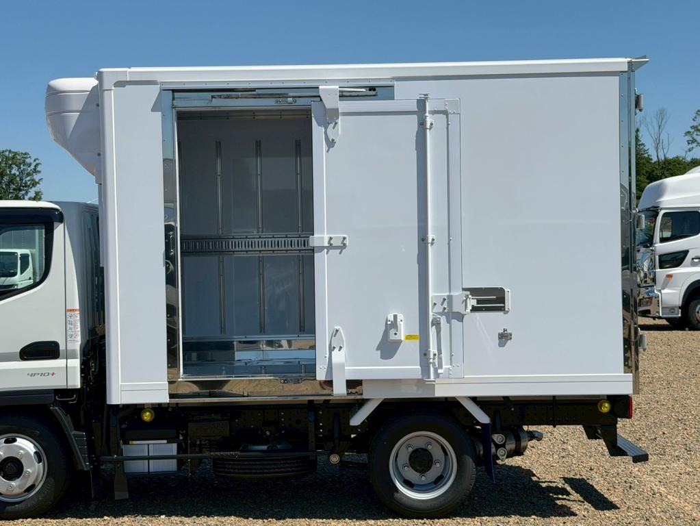 三菱 キャンター 2RG-FBA20(2WD)の写真14
