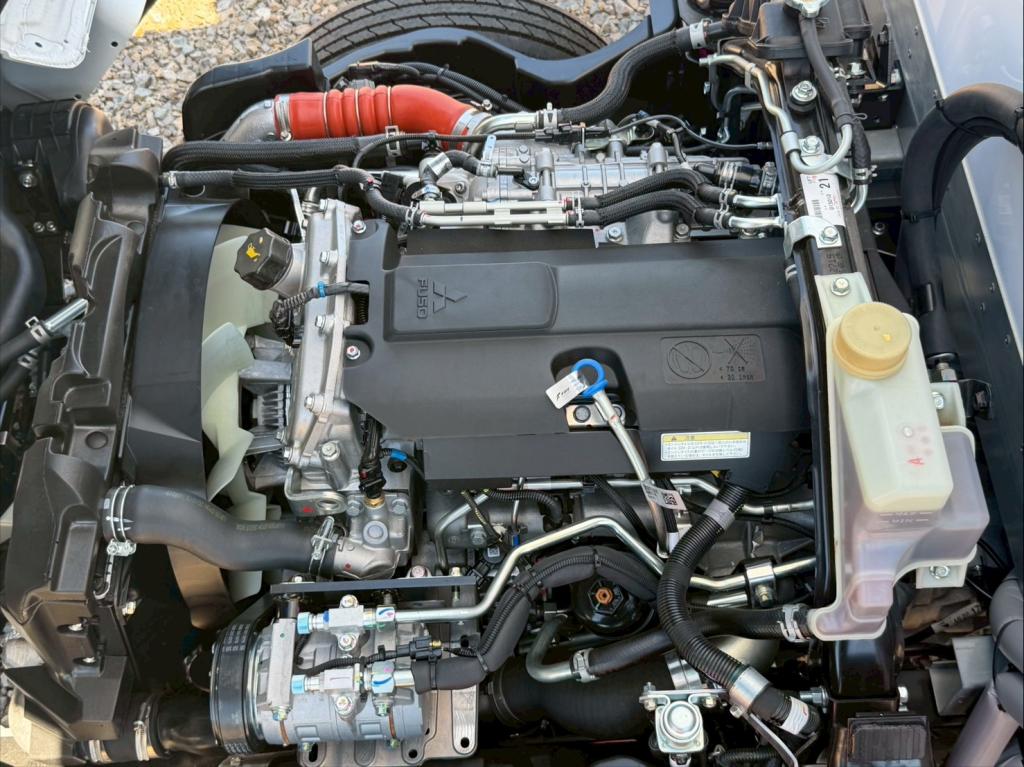 三菱 キャンター 2RG-FBA20(2WD)の写真18