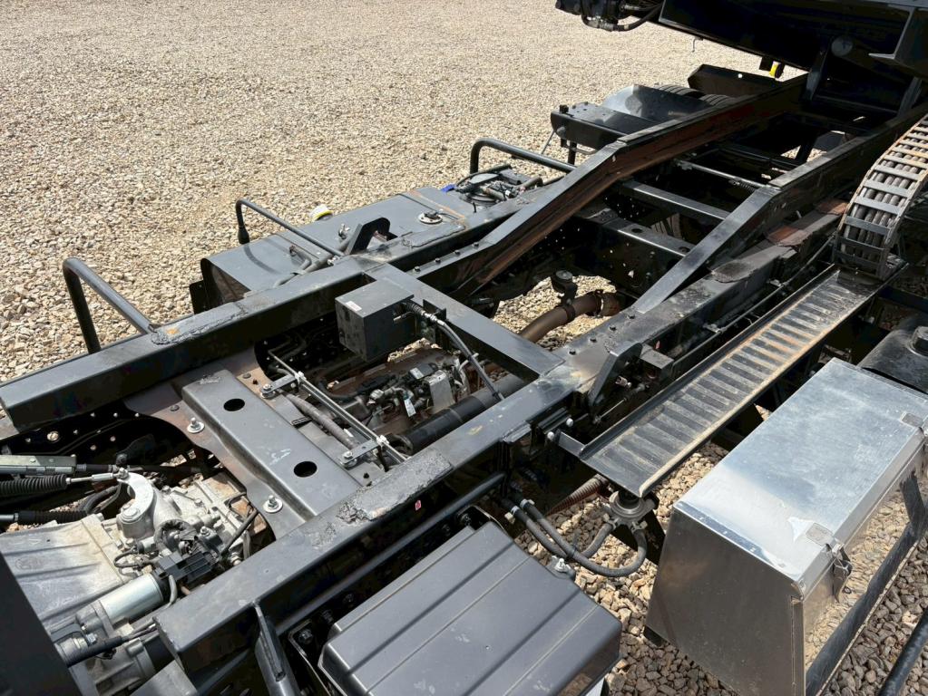 いすゞ エルフ 2RG-NPR88AN(2WD)の写真15