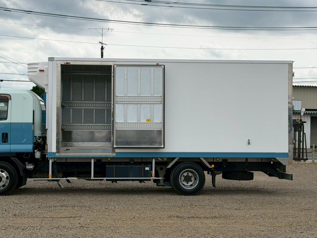 いすゞ フォワード SKG-FRR90T2(2WD)の写真13