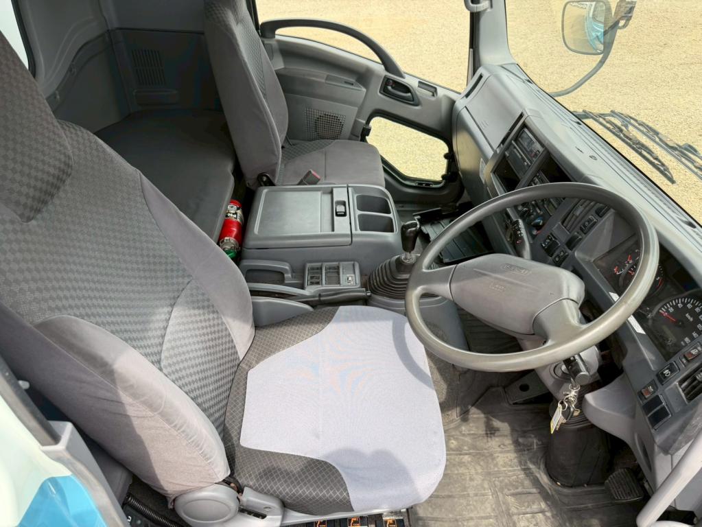 いすゞ フォワード SKG-FRR90T2(2WD)の写真21
