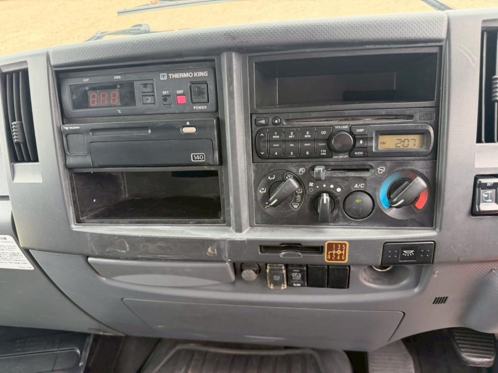 いすゞ フォワード SKG-FRR90T2(2WD)の写真22