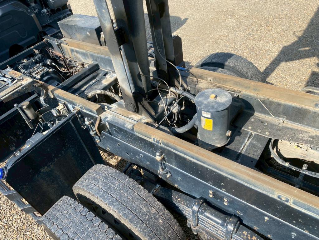 いすゞ ギガ QKG-CXZ77AT(6x4)の写真15