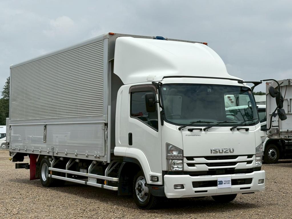 いすゞ フォワード 2RG-FRR90T2(2WD)の写真2