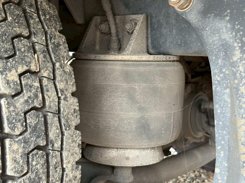 いすゞ フォワード 2RG-FRR90T2(2WD)の写真17