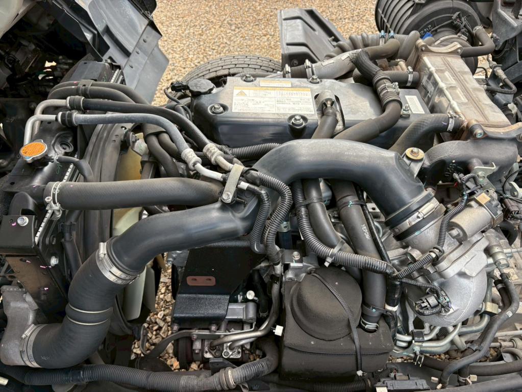 いすゞ フォワード 2RG-FRR90T2(2WD)の写真18