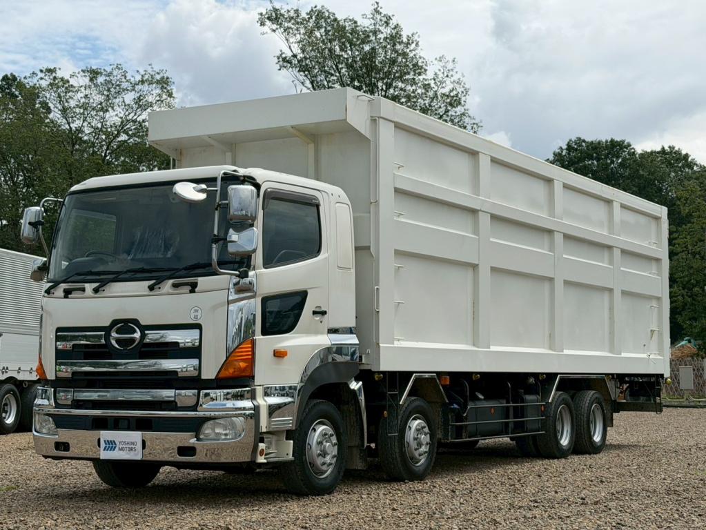 日野 プロフィア QKG-FW1EWEA(8x4)の写真1