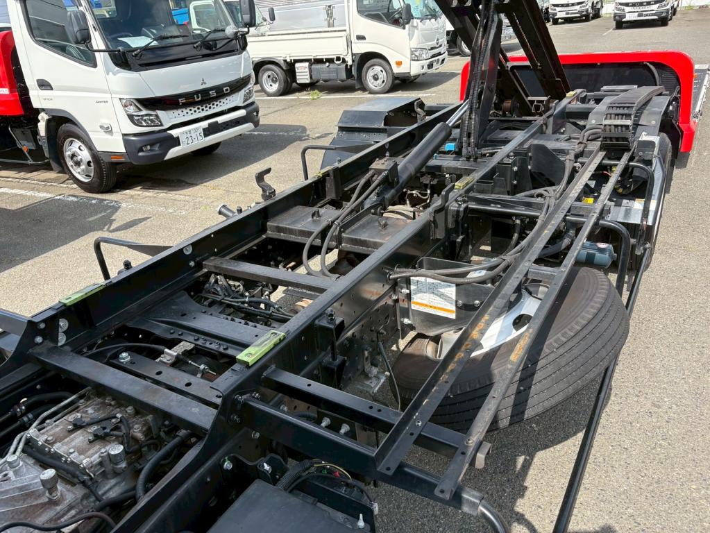 三菱 キャンター 2PG-FEB80(2WD)の写真13