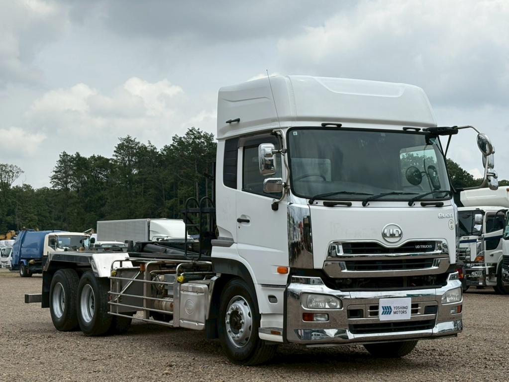 UD クオン QKG-CW5YL改(6x4)の写真2