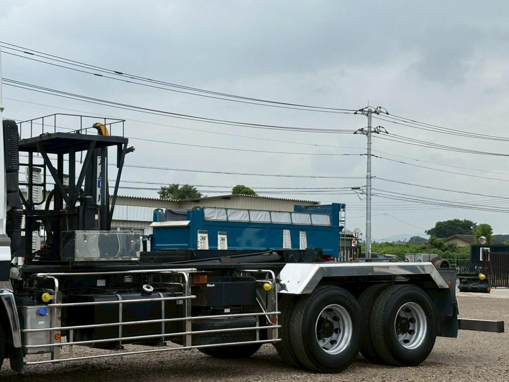 UD クオン QKG-CW5YL改(6x4)の写真6