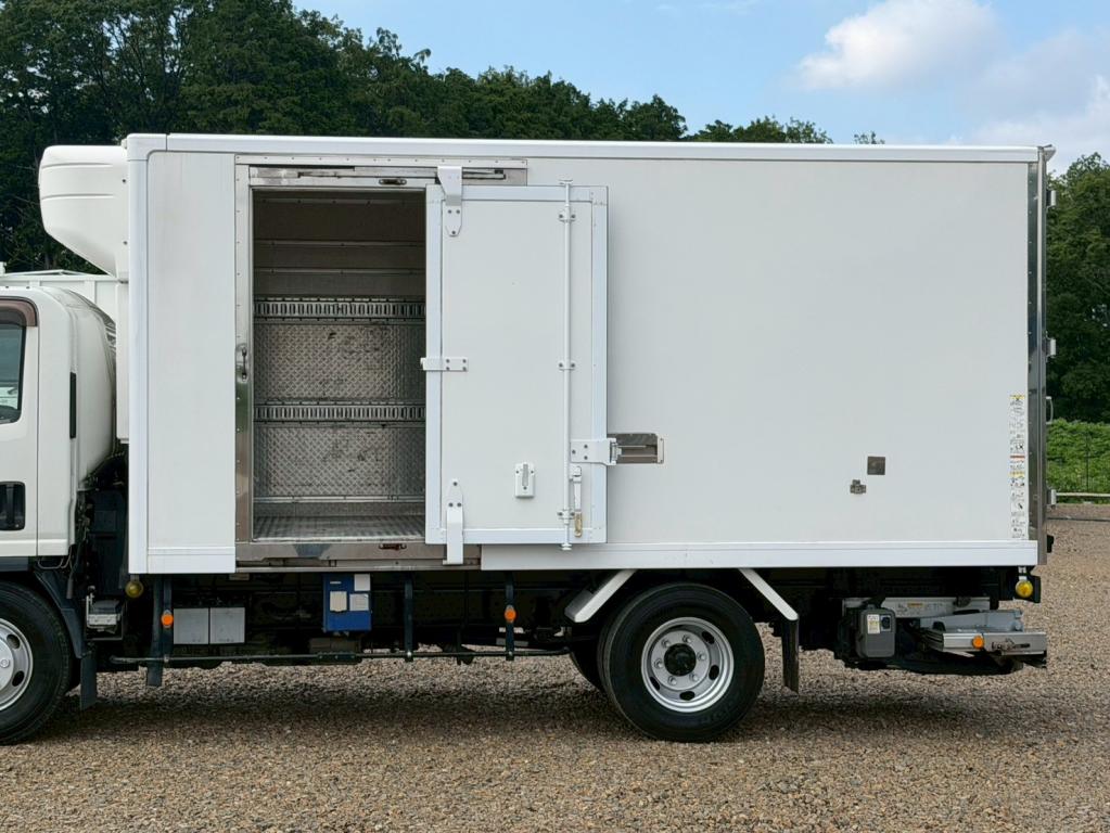 いすゞ エルフ 2RG-NPR88YN(2WD)の写真15