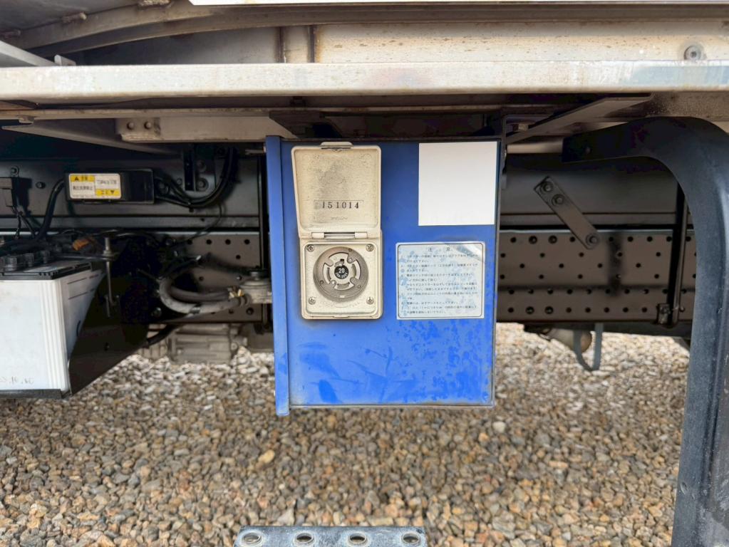 いすゞ エルフ 2RG-NPR88YN(2WD)の写真16