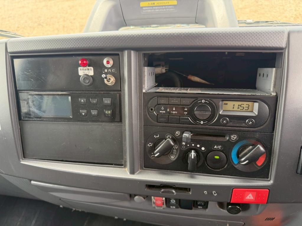 いすゞ エルフ 2RG-NPR88YN(2WD)の写真22