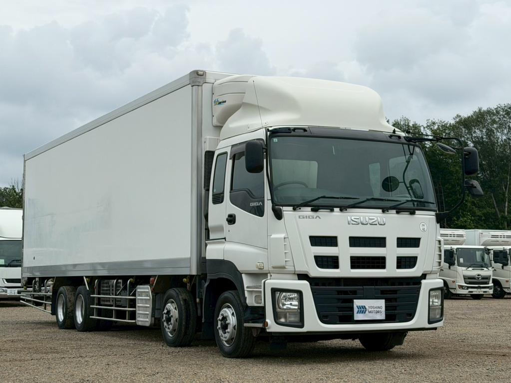 いすゞ ギガ QKG-CYJ77A(8x4)の写真2