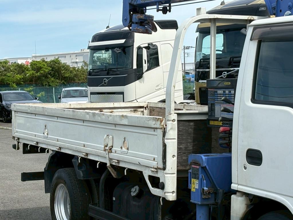 いすゞ エルフ TKG-NKR85AR(2WD)の写真5