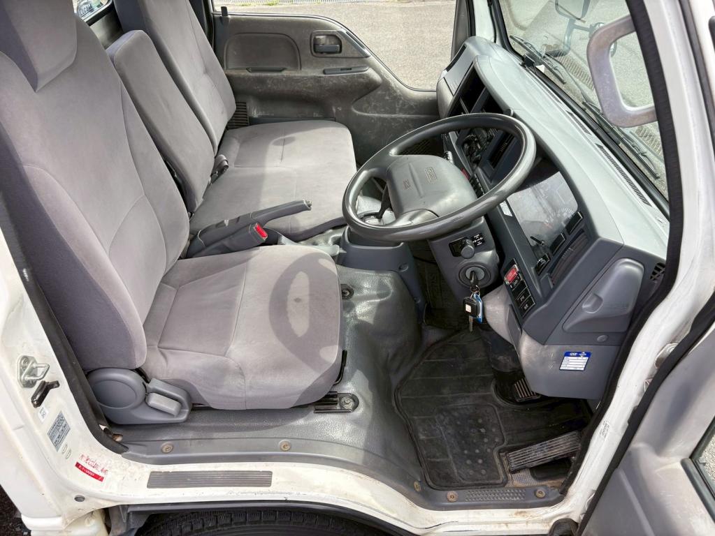 いすゞ エルフ TKG-NKR85AR(2WD)の写真21