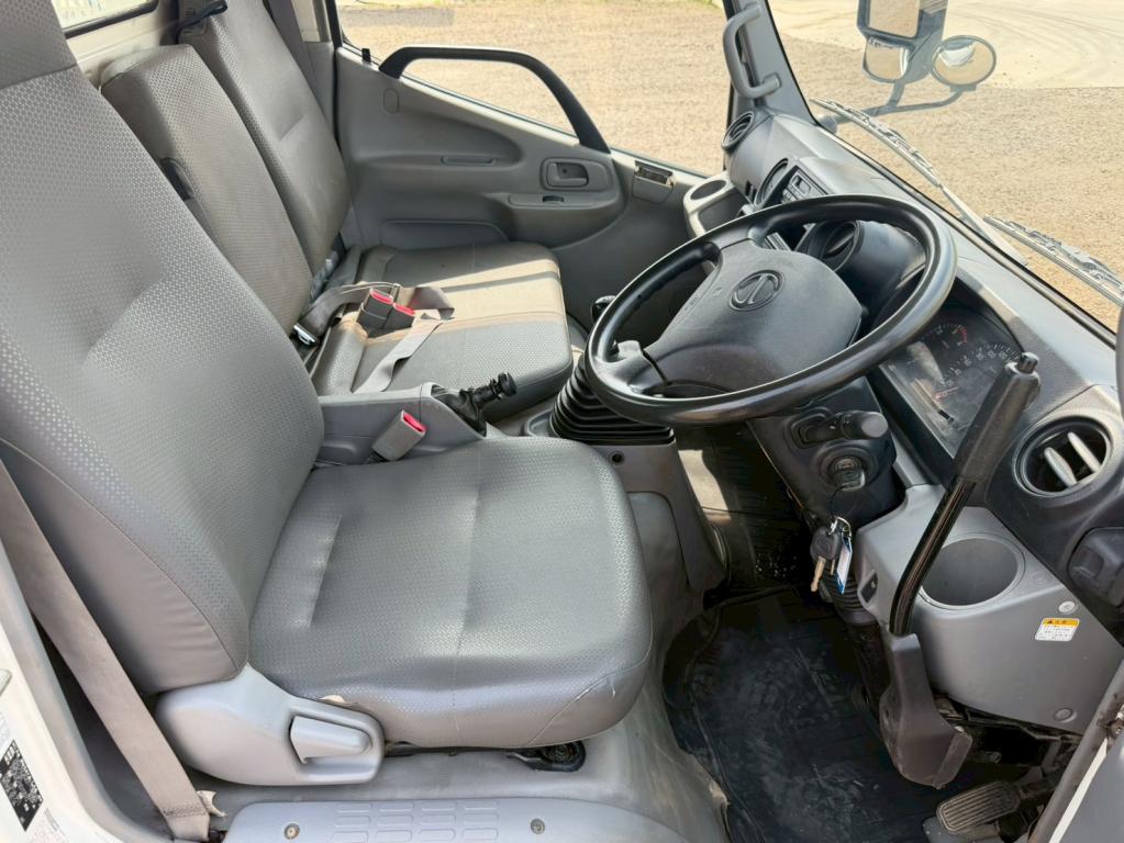 日野 デュトロ TKG-XZU620T(2WD)の写真21