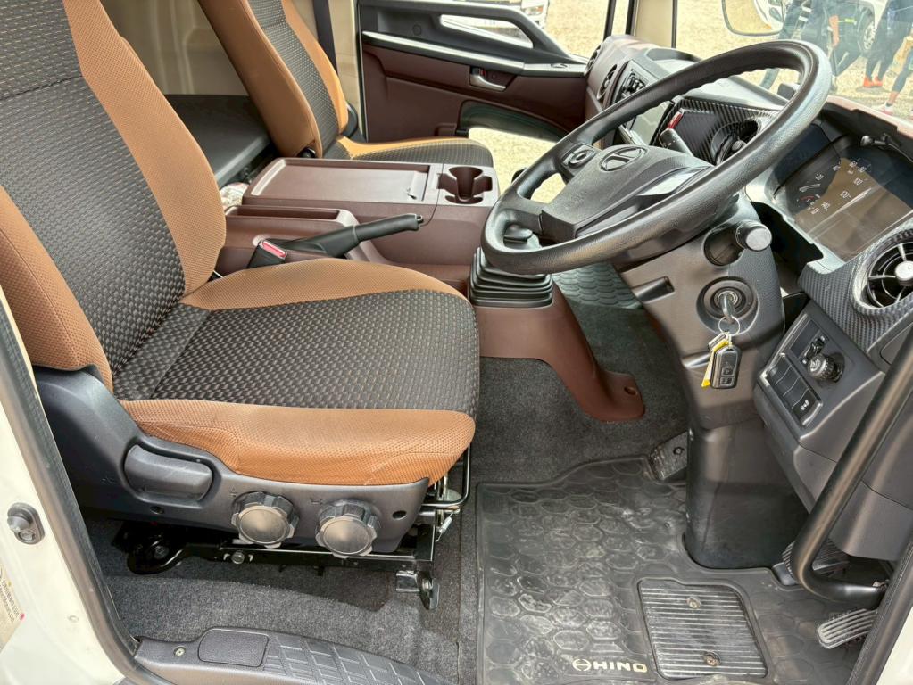 日野 レンジャー 2KG-FD2ABA(2WD)の写真21