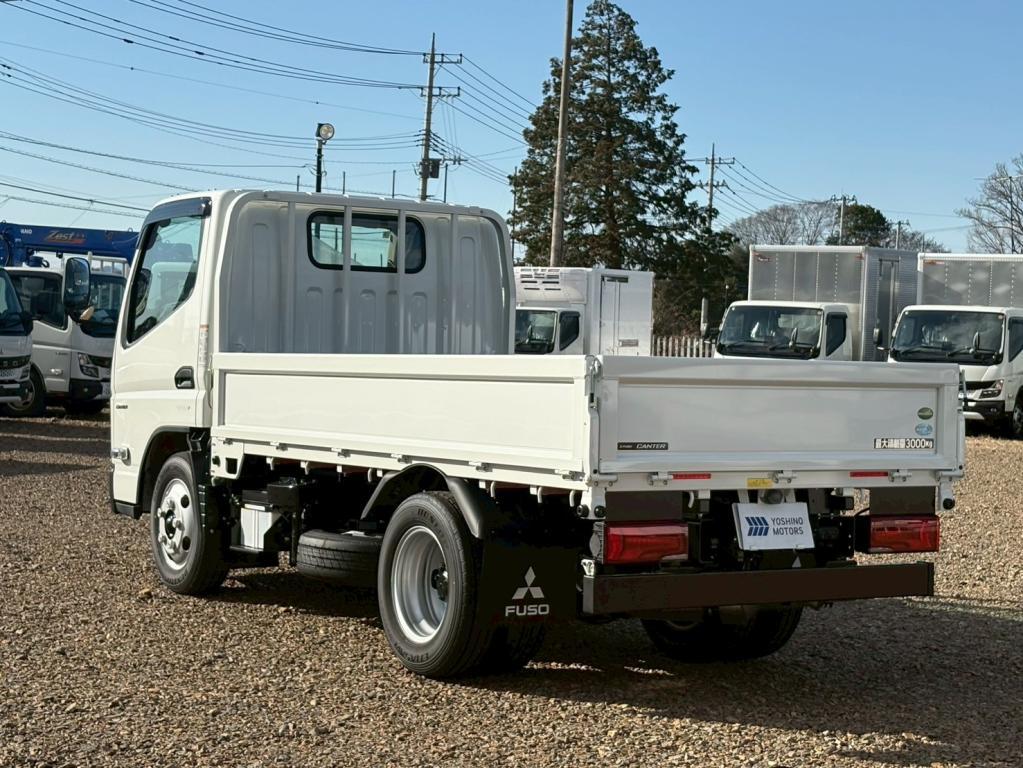 三菱 キャンター 2RG-FBAV0(2WD)の写真3