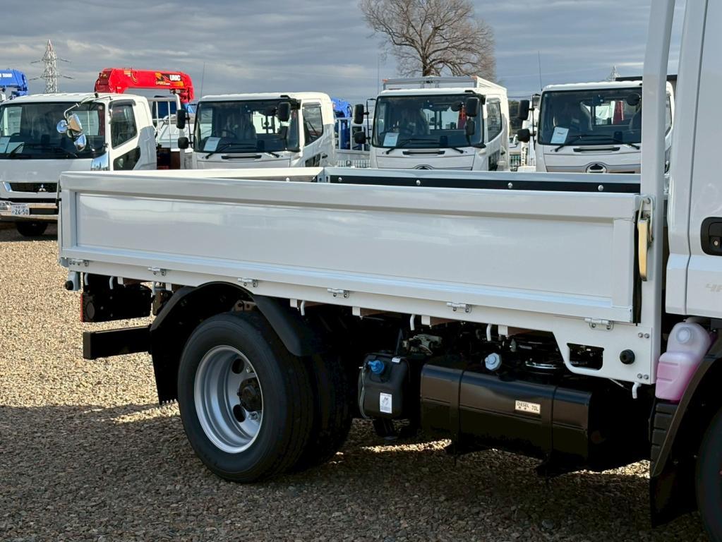 三菱 キャンター 2RG-FBAV0(2WD)の写真5