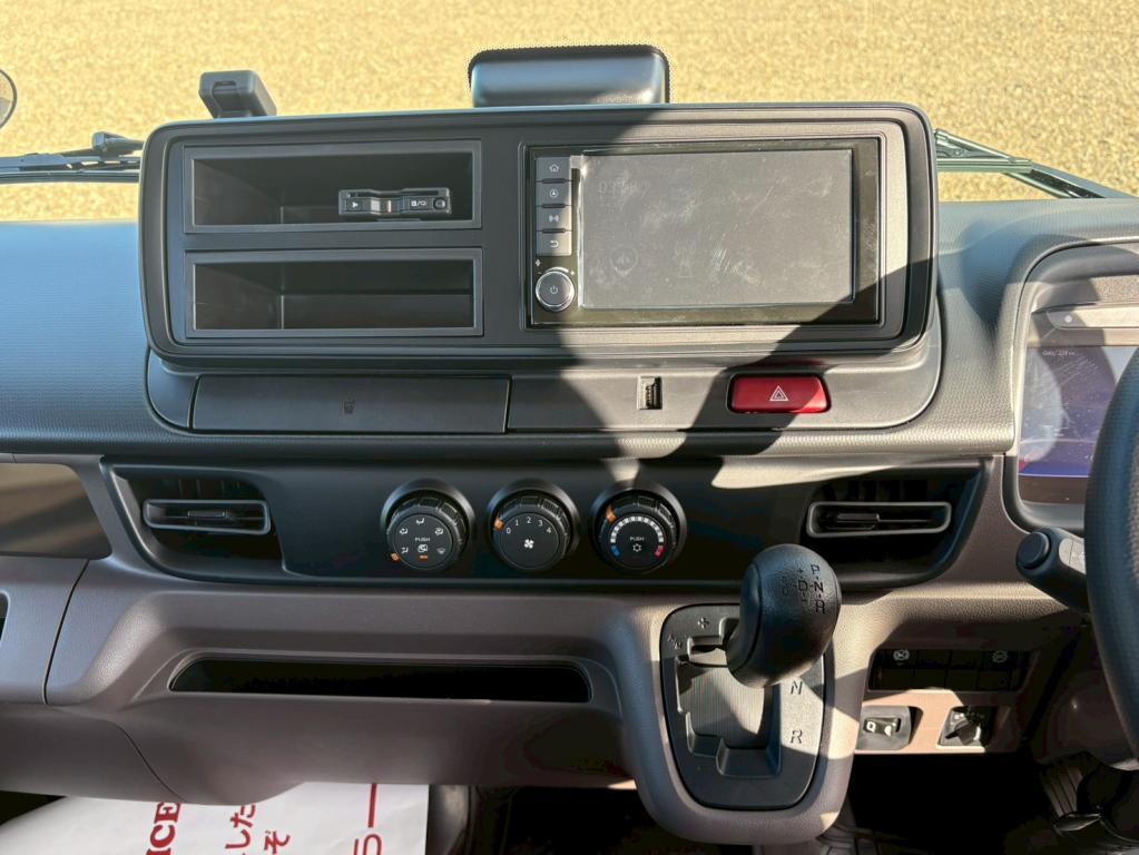三菱 キャンター 2RG-FBAV0(2WD)の写真22