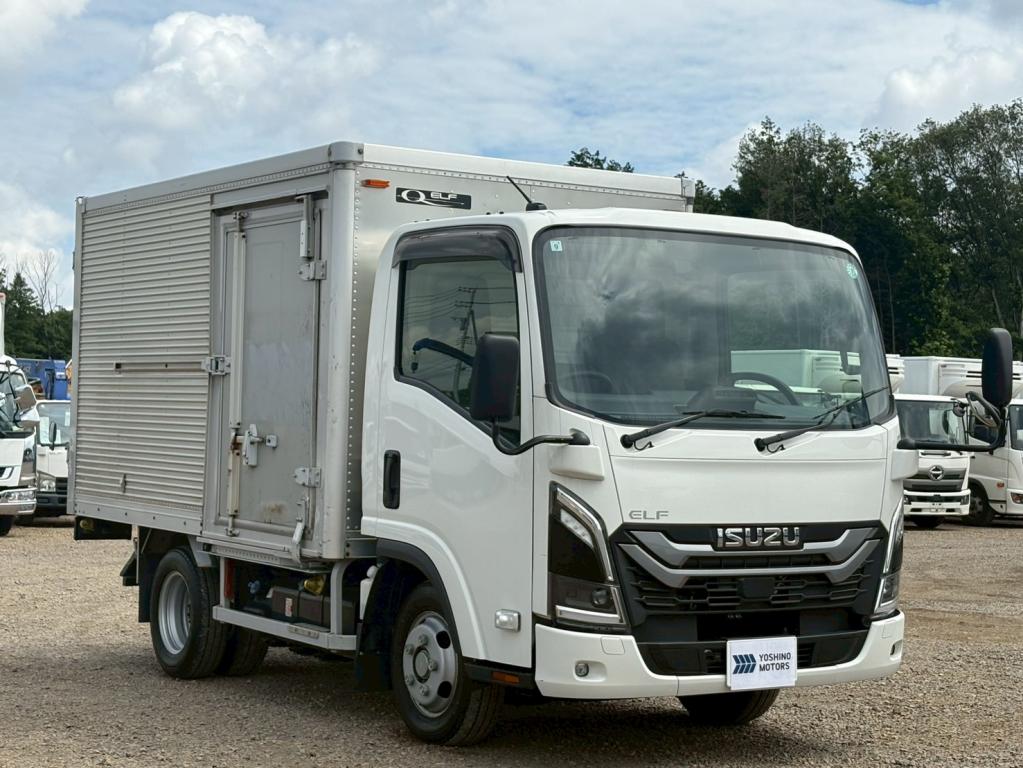 いすゞ エルフ 2TG-NLR88AM(2WD)の写真2