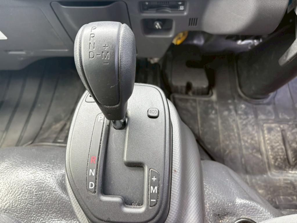 いすゞ エルフ 2TG-NLR88AM(2WD)の写真23