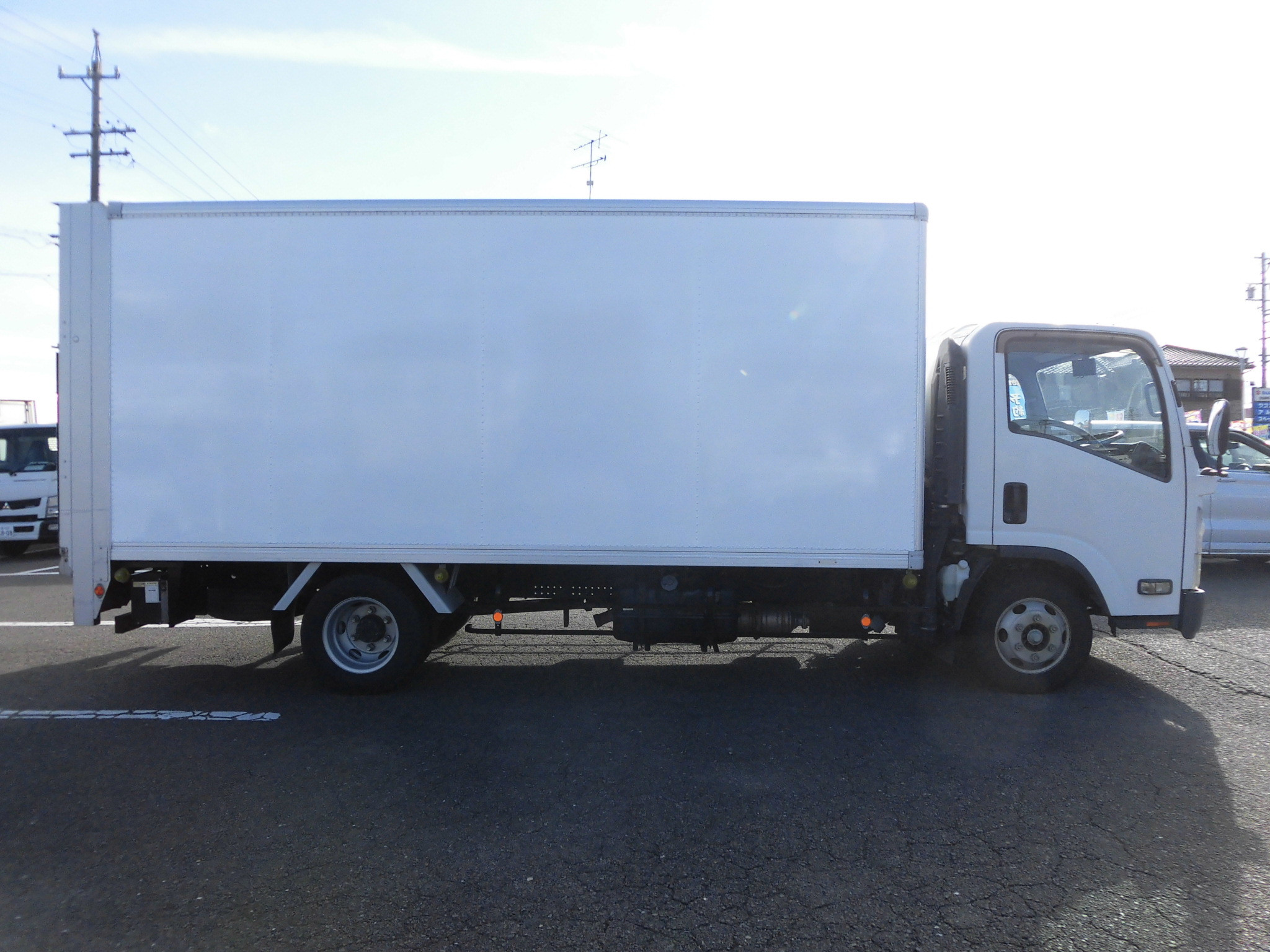 いすゞ エルフ TRG-NPR85AN(2WD)の写真5