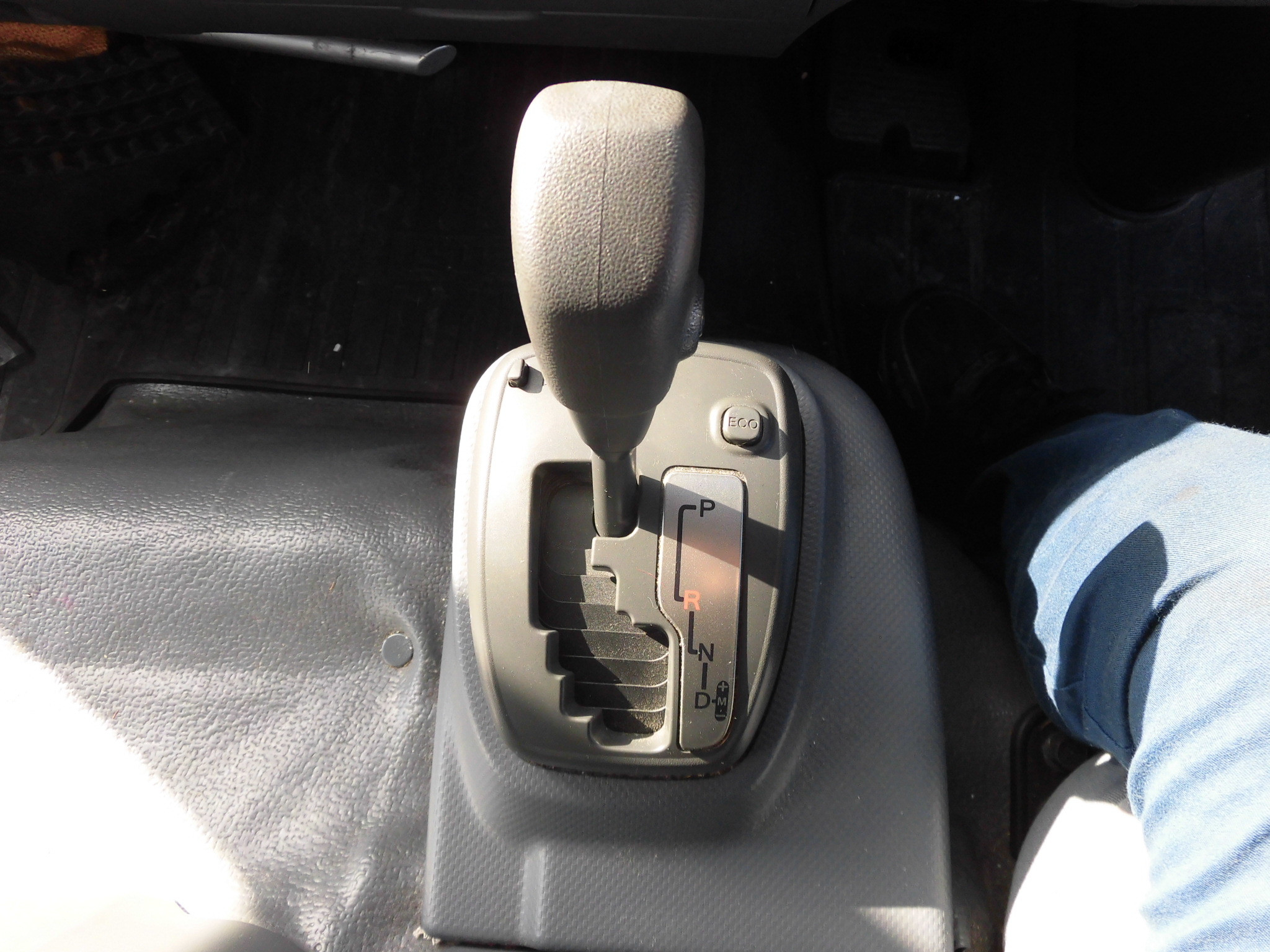 いすゞ エルフ TRG-NPR85AN(2WD)の写真30