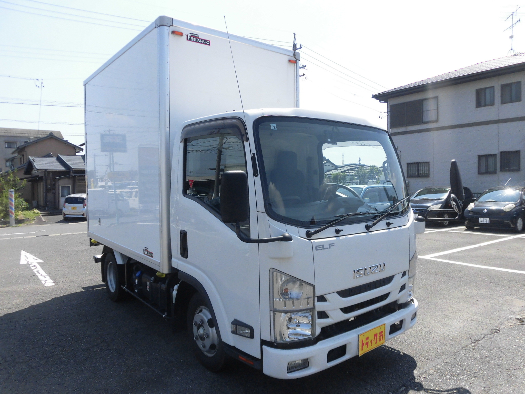 いすゞ エルフ 2RG-NLR88AN(2WD)の写真3
