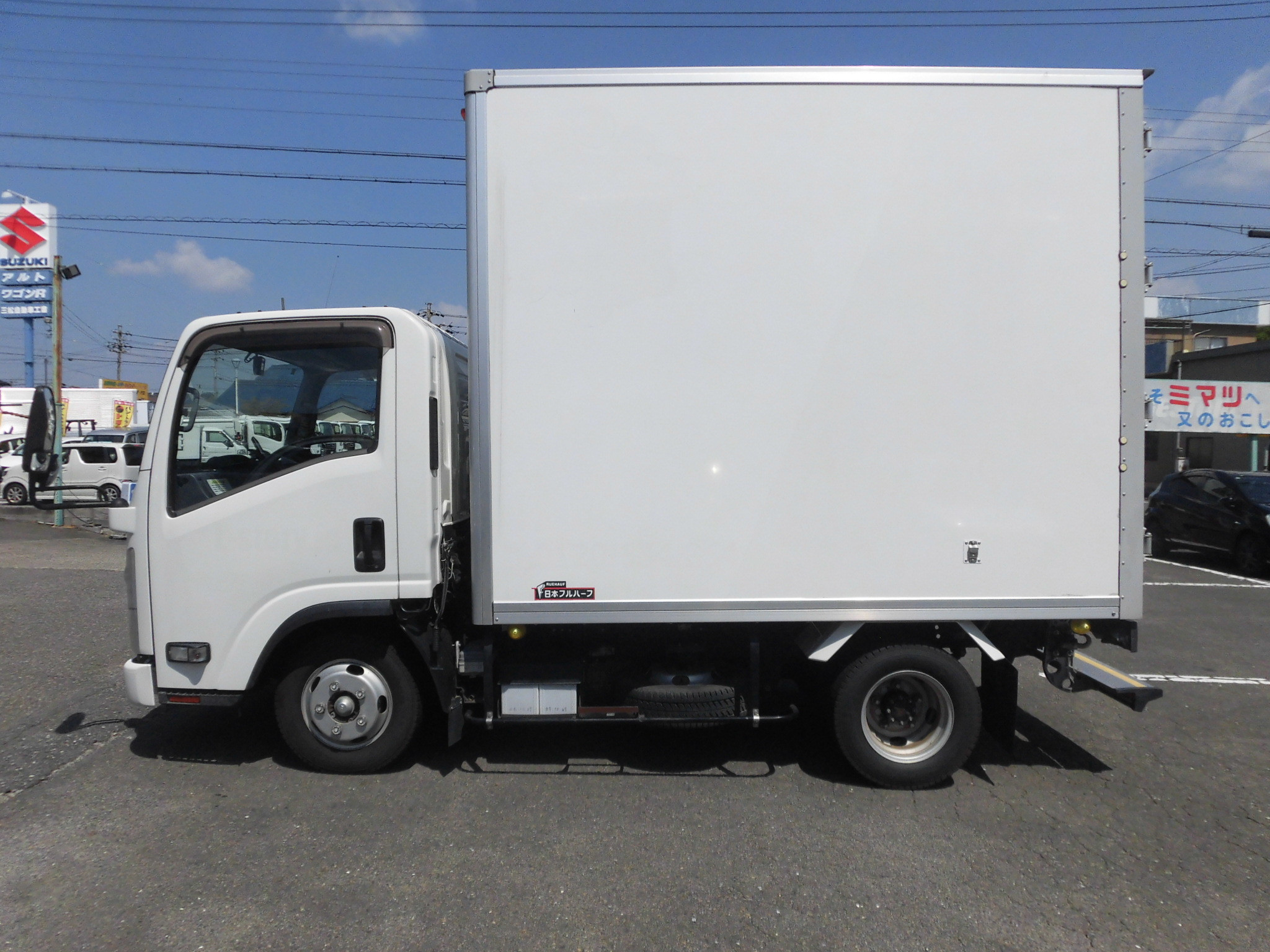 いすゞ エルフ 2RG-NLR88AN(2WD)の写真6