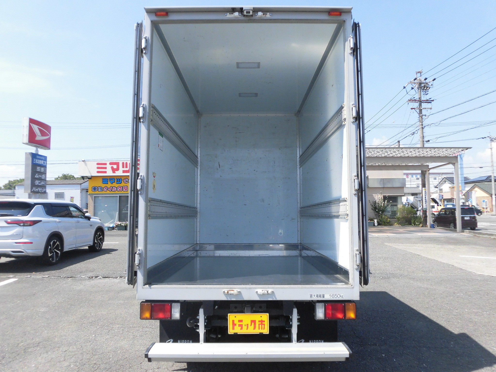 いすゞ エルフ 2RG-NLR88AN(2WD)の写真12