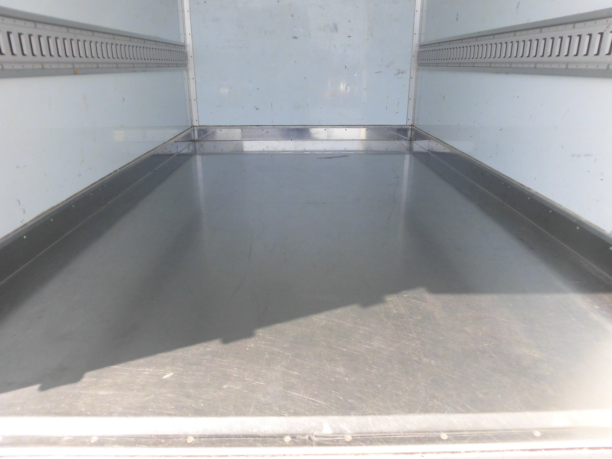 いすゞ エルフ 2RG-NLR88AN(2WD)の写真13