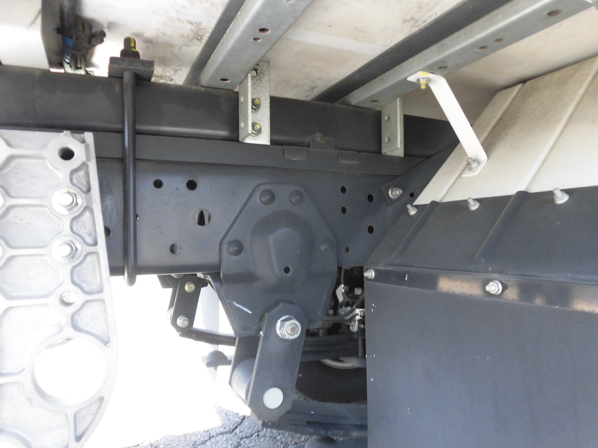 いすゞ エルフ 2RG-NLR88AN(2WD)の写真23