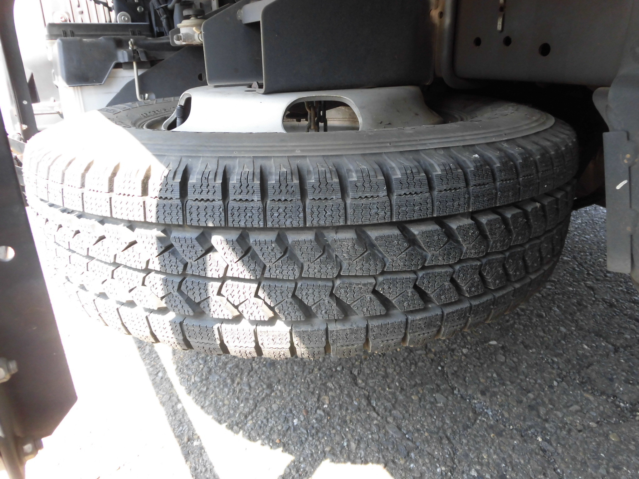 いすゞ エルフ 2RG-NLR88AN(2WD)の写真26