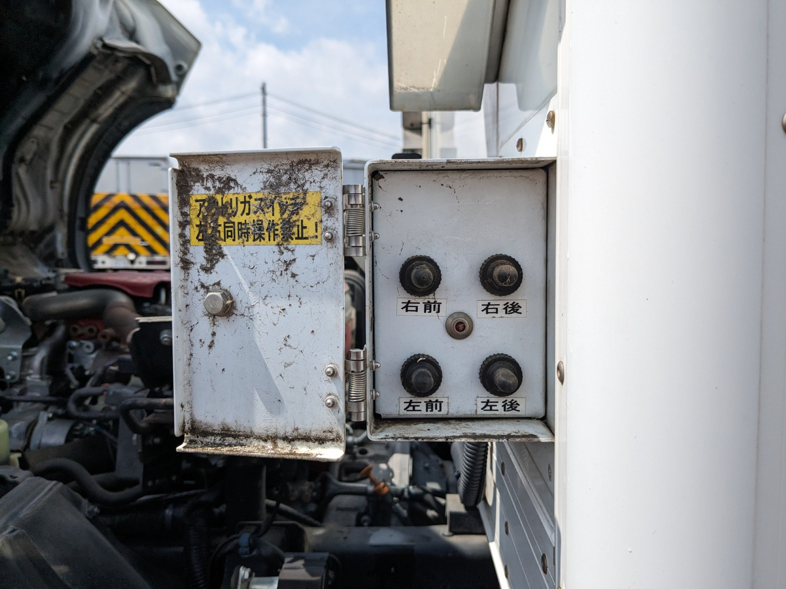 日野 デュトロ TPG-XZU710M(2WD)の写真42