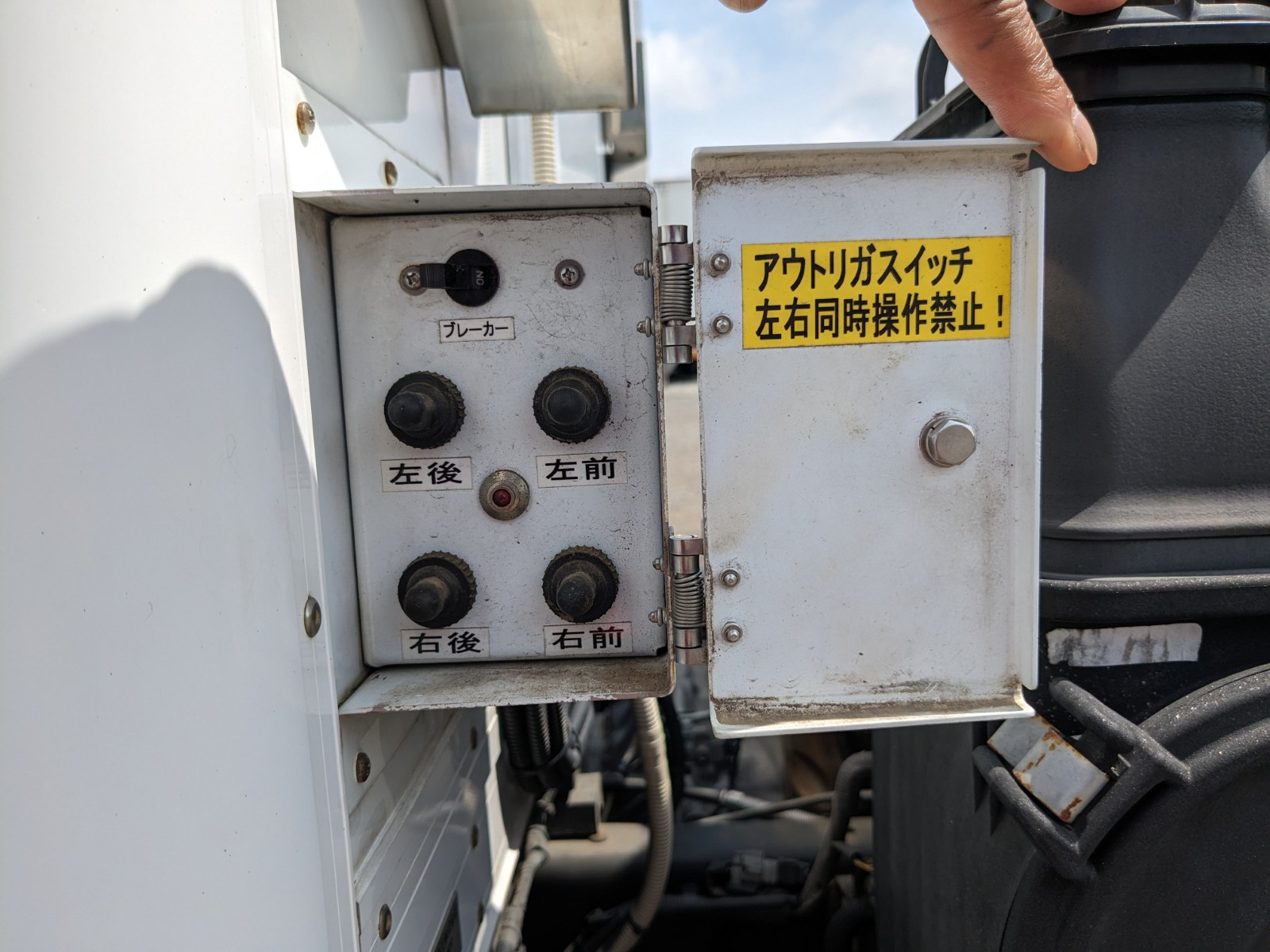 日野 デュトロ TPG-XZU710M(2WD)の写真47