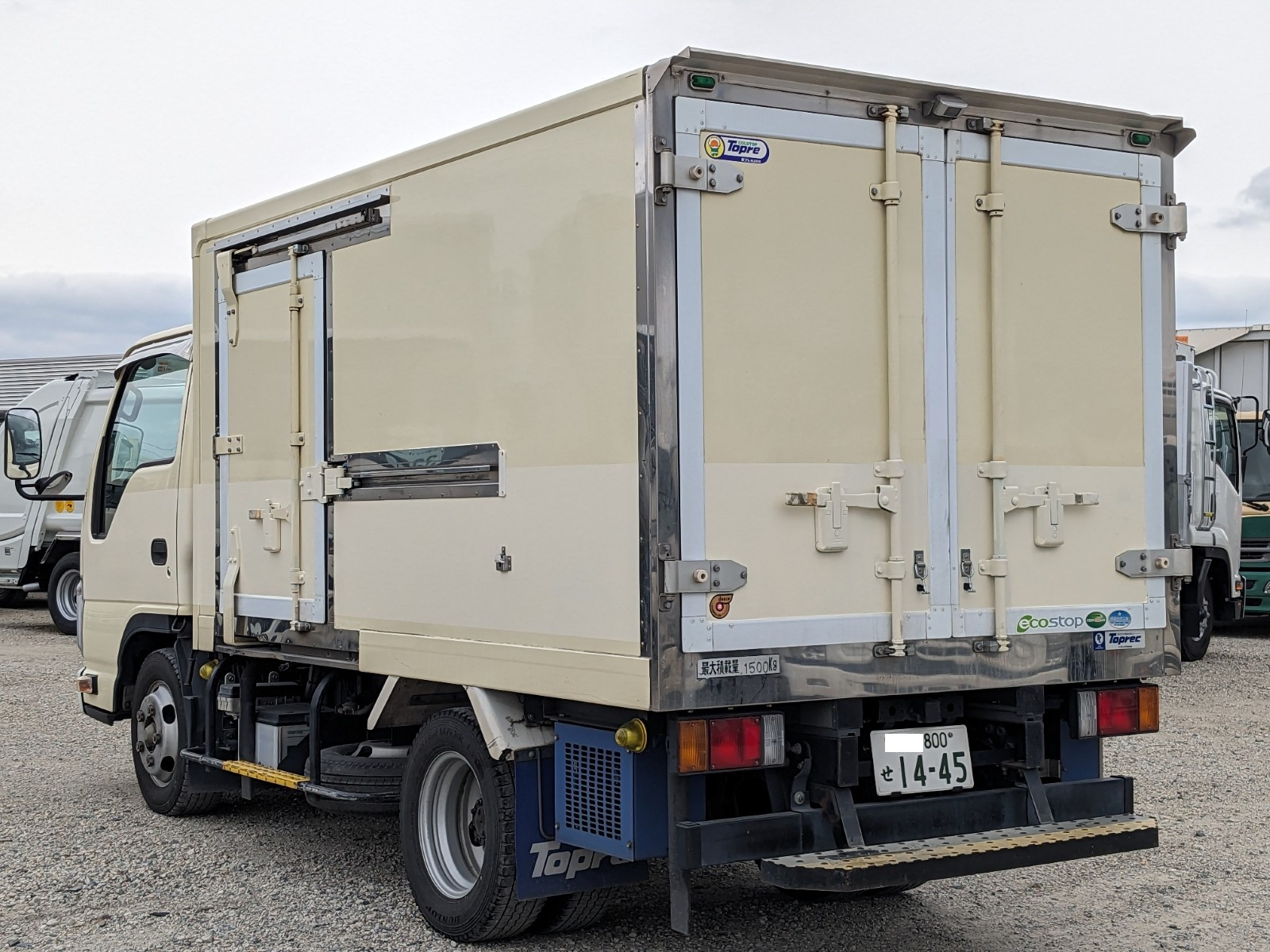 いすゞ エルフ TRG-NHR85AN(2WD)の写真6