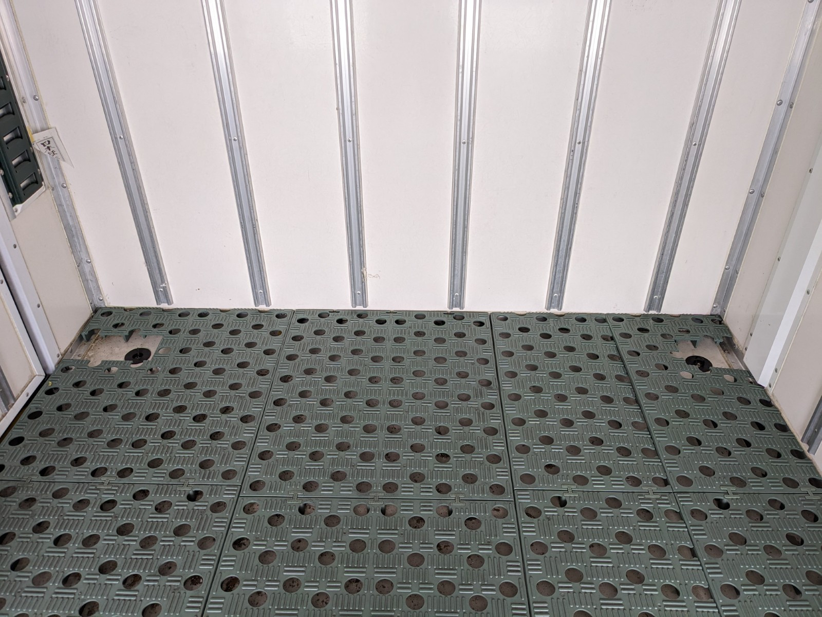 いすゞ エルフ TRG-NHR85AN(2WD)の写真14