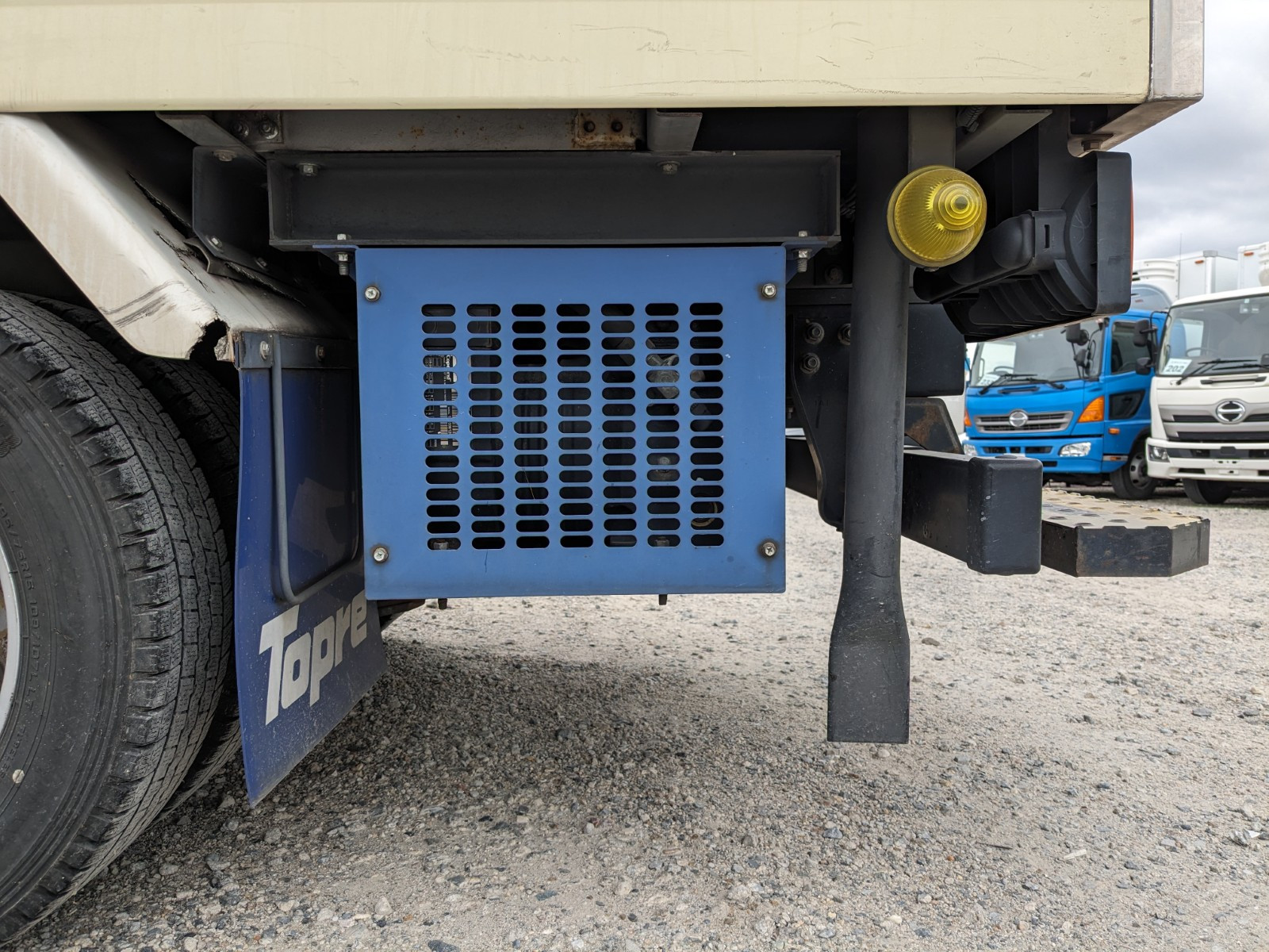 いすゞ エルフ TRG-NHR85AN(2WD)の写真22