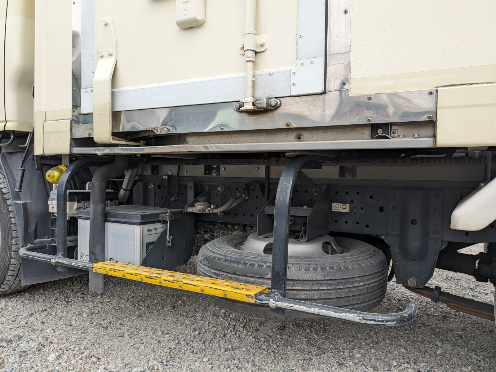 いすゞ エルフ TRG-NHR85AN(2WD)の写真25