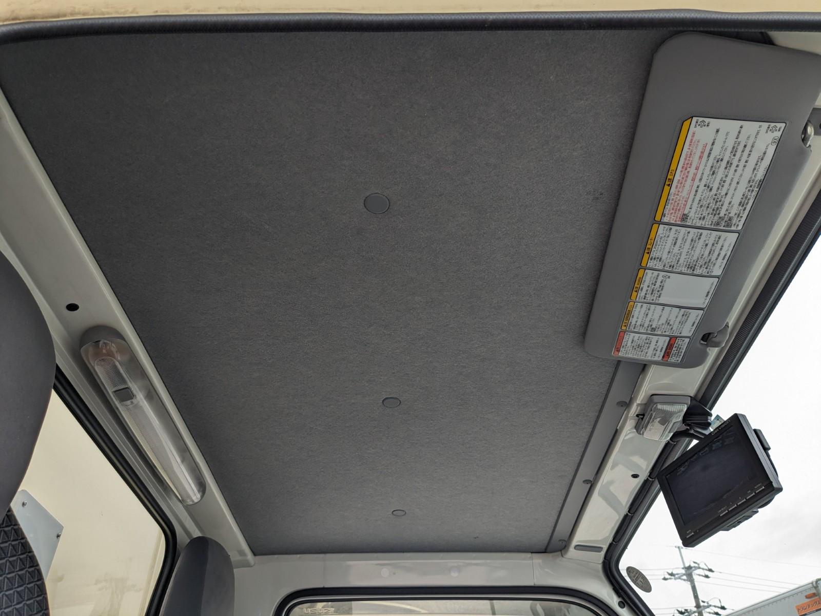 いすゞ エルフ TRG-NHR85AN(2WD)の写真37