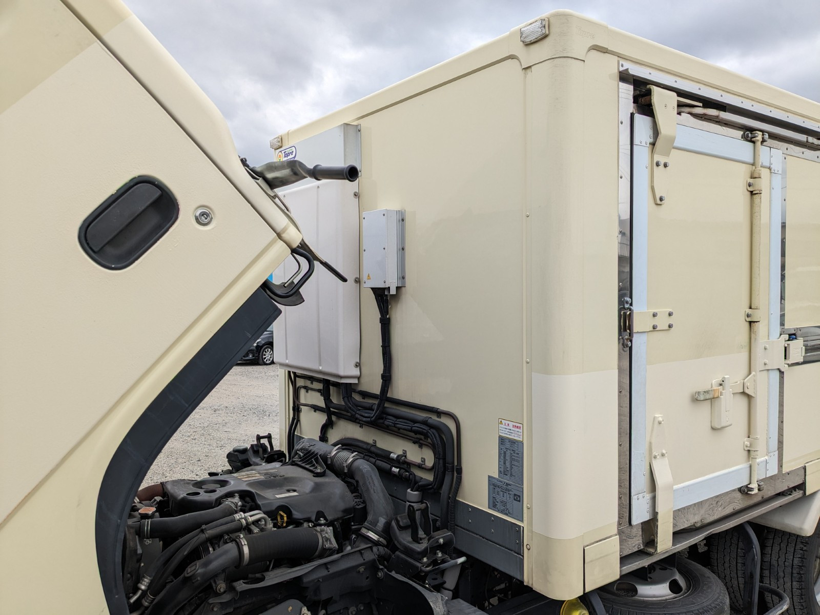 いすゞ エルフ TRG-NHR85AN(2WD)の写真43