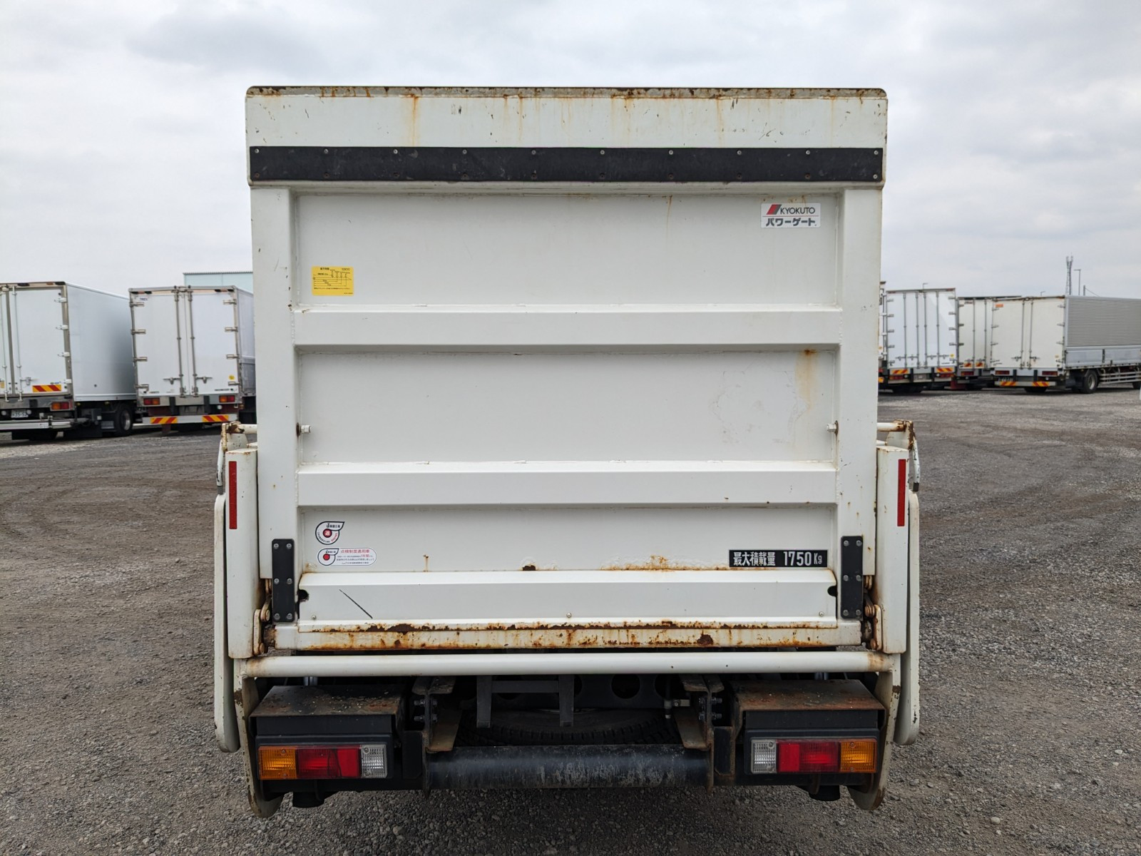 三菱 キャンター 2RG-FGA20(4WD)の写真6