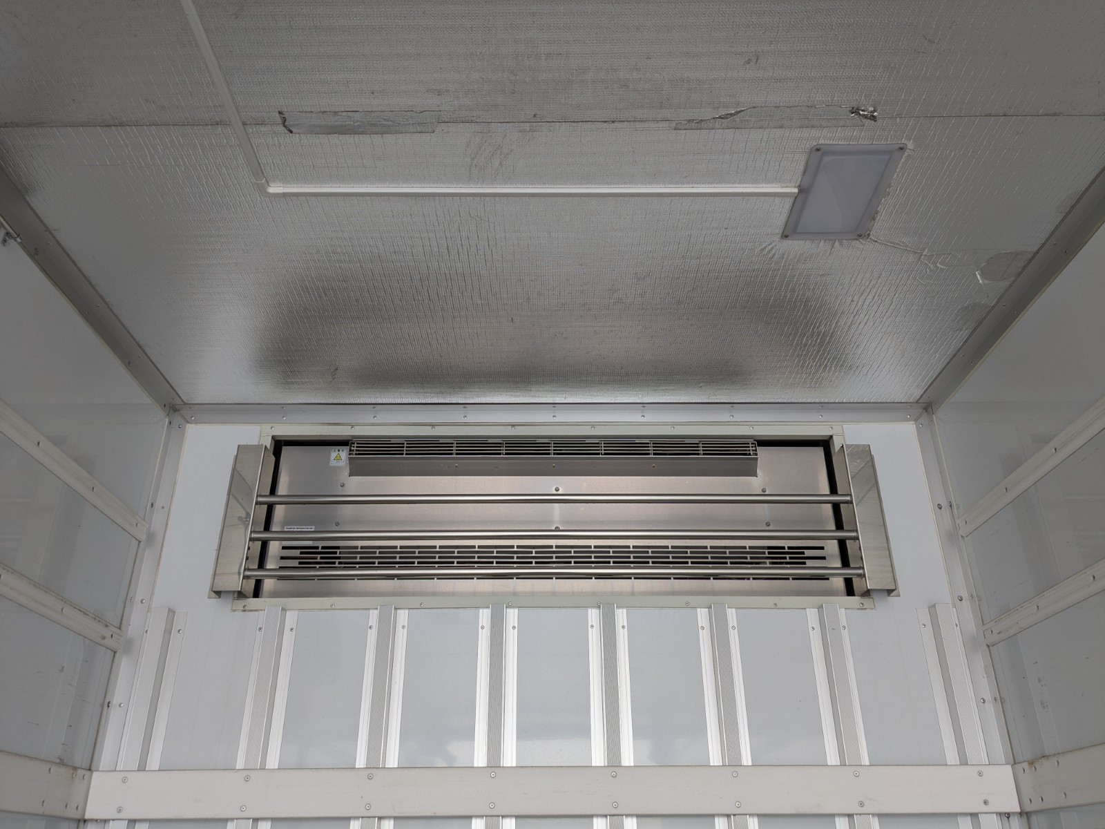 いすゞ フォワード 2PG-FRR90T2(2WD)の写真17