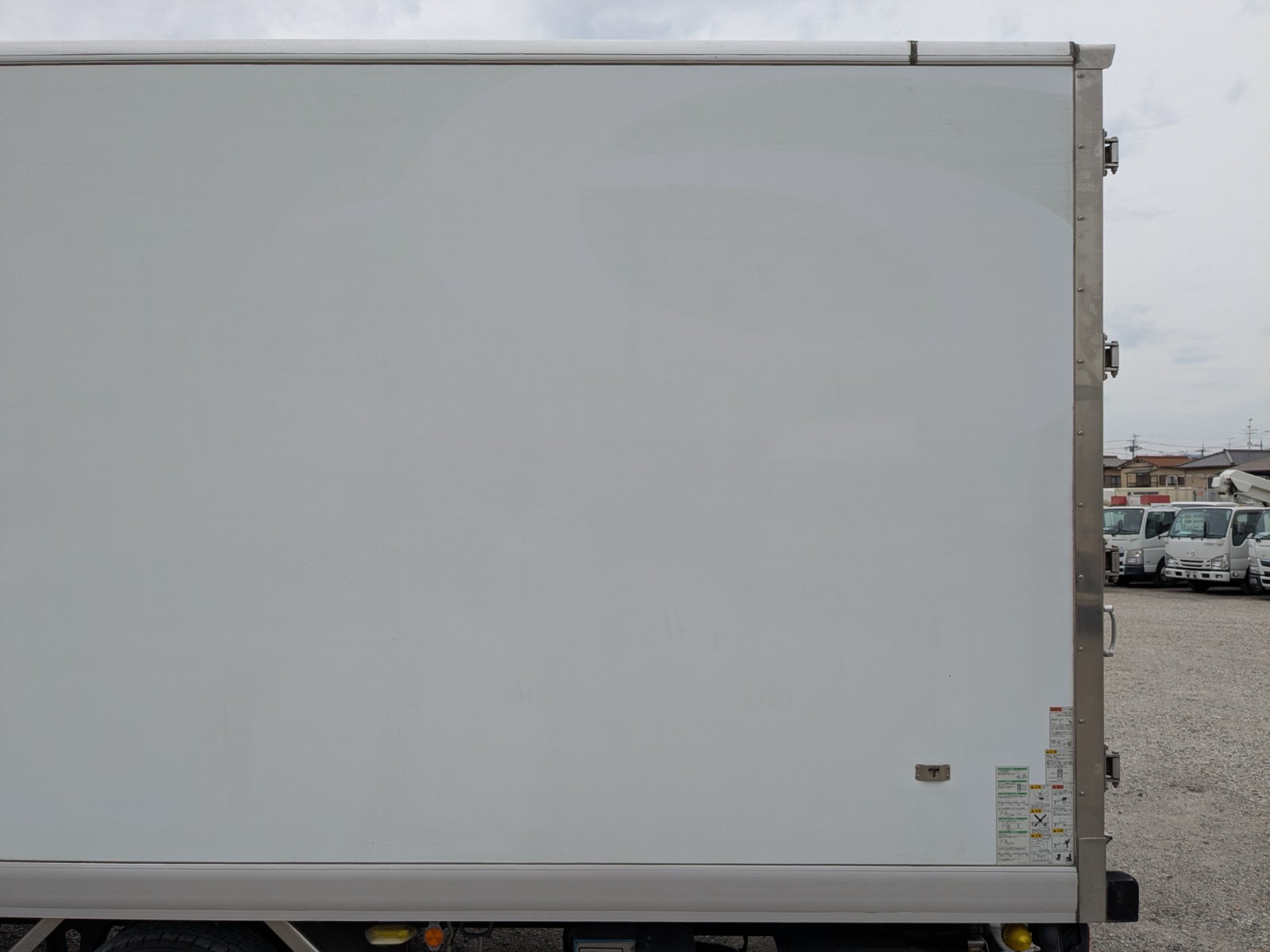 いすゞ フォワード 2PG-FRR90T2(2WD)の写真24